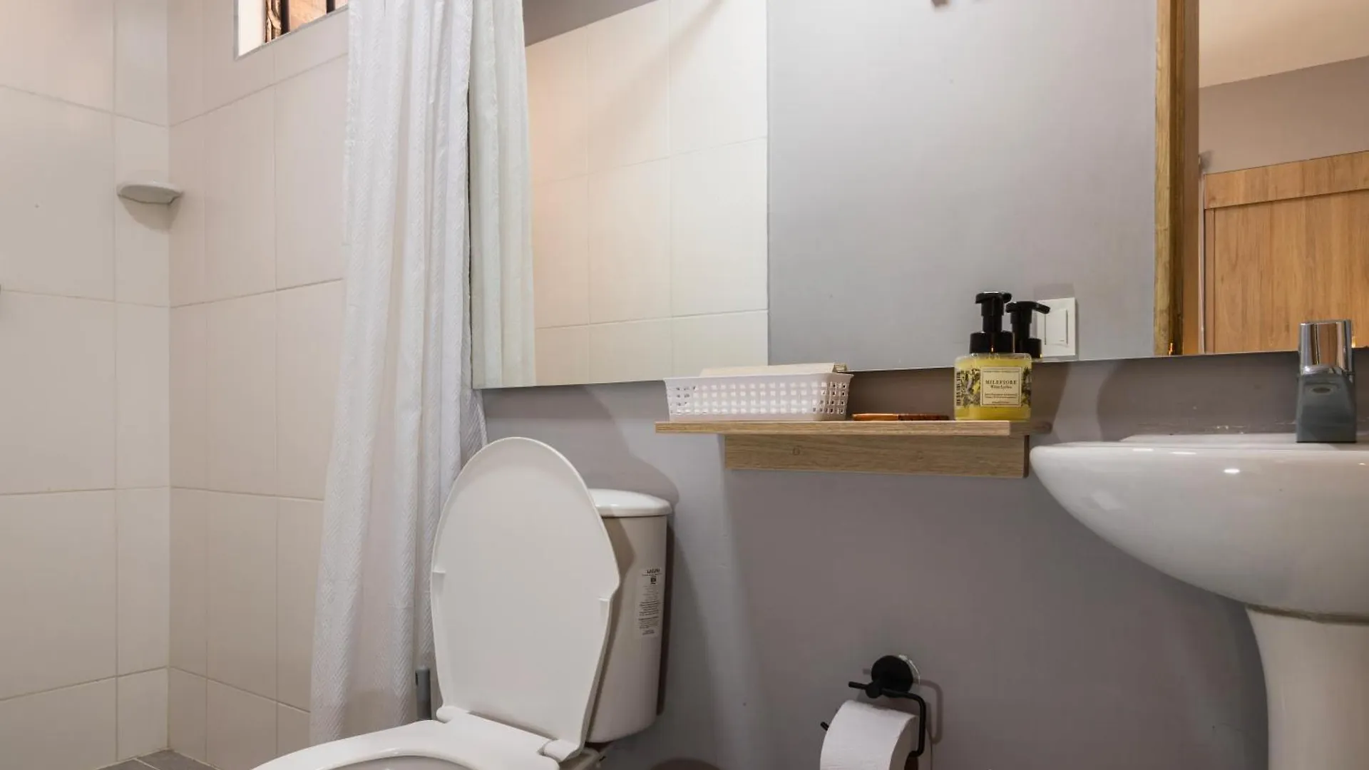 Hotel Casa 73 Deluxe 메딜린