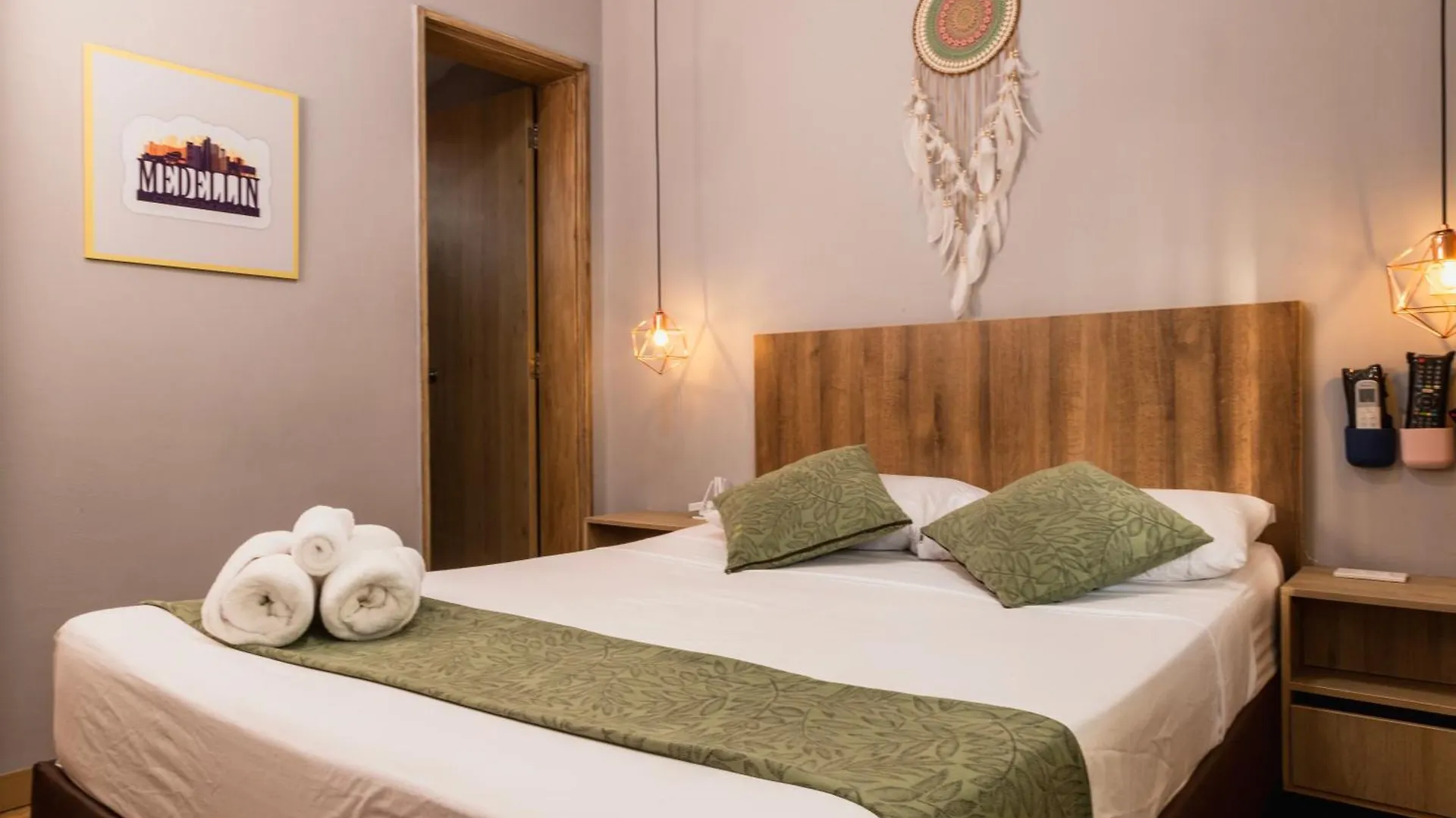 Hotel Casa 73 Deluxe 메딜린