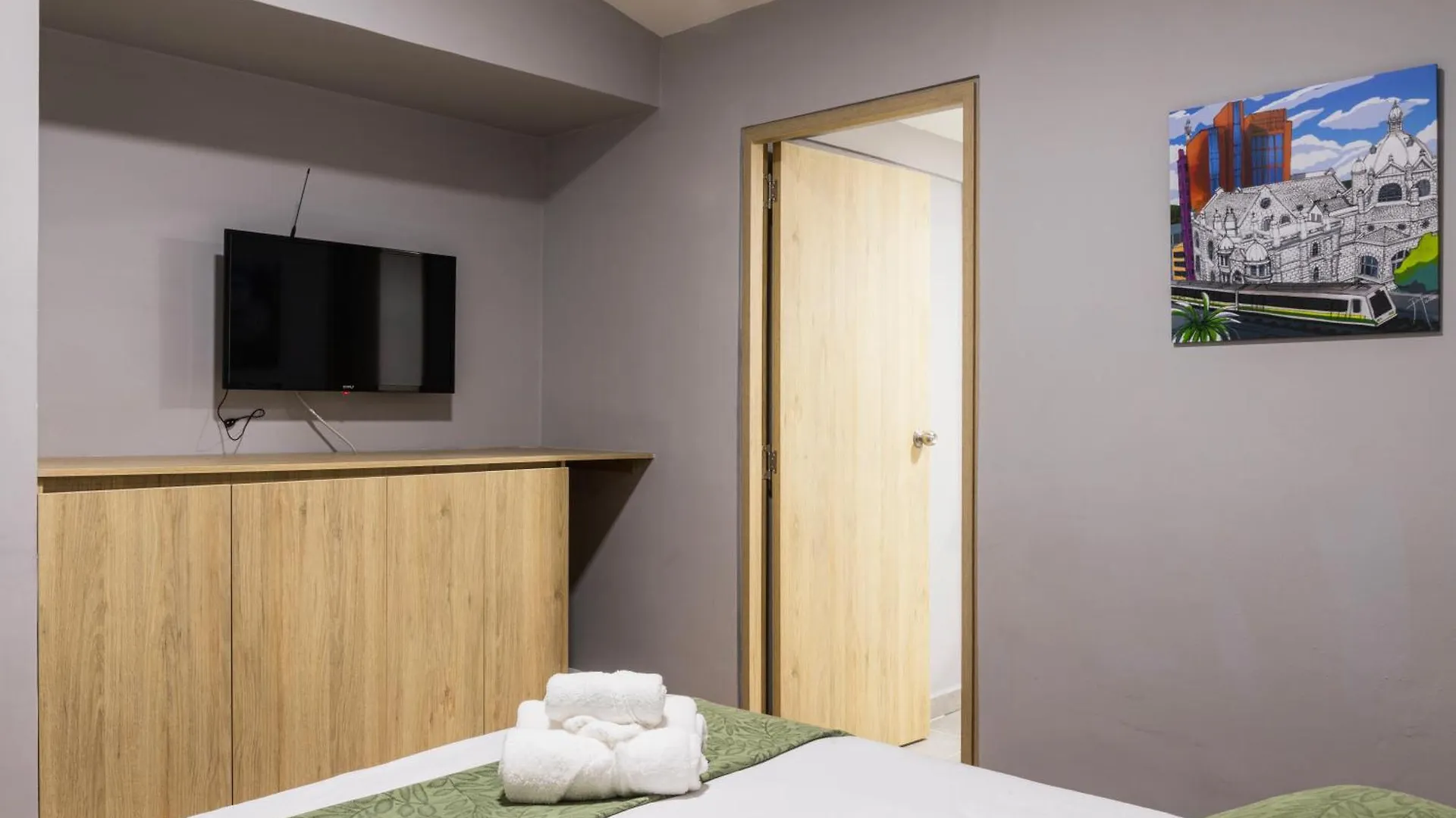 Hotel Casa 73 Deluxe 메딜린