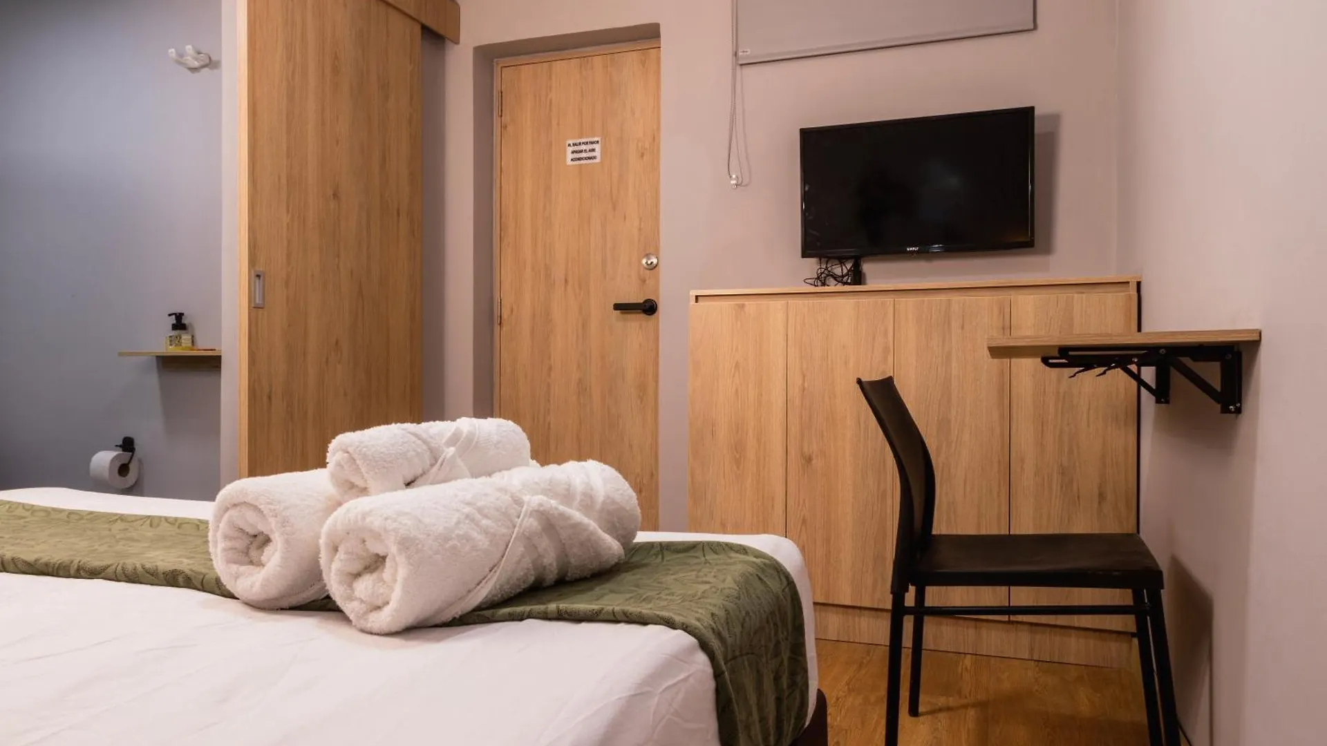 Hotel Casa 73 Deluxe 메딜린